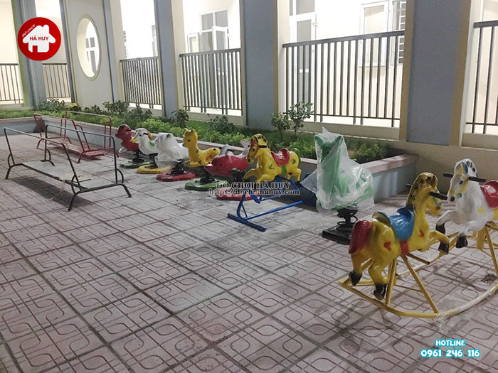 Lắp đồ chơi ngoài trời cho trường mầm non ở Hà Nội
