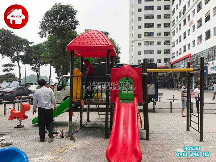 Thi công lắp đặt đồ chơi ngoài trời tại sân chơi chung cư HH Linh Đàm, Hà Nội