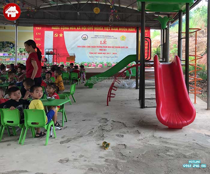 Thi công lắp đặt đồ chơi ngoài trời mầm non tại Mường Bú, Sơn La