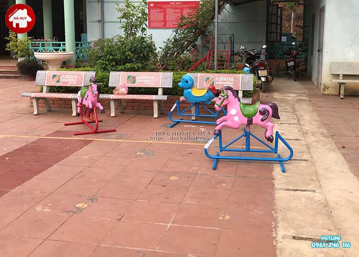 Thi công lắp đặt đồ chơi ngoài trời mầm non tại Mường Bú, Sơn La