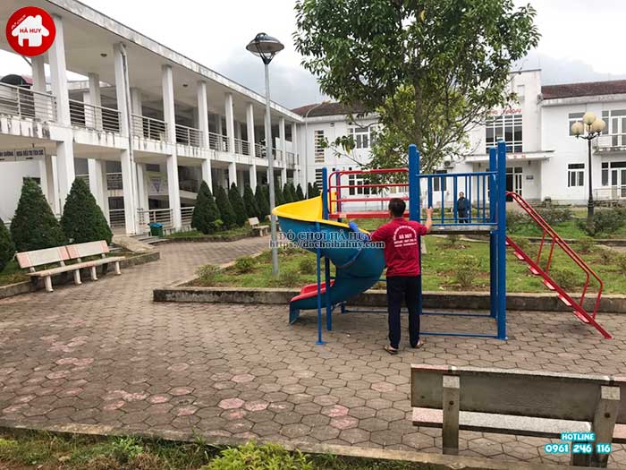 Thi công sân chơi trẻ em ngoài trời tại bệnh viện đa khoa Lào Cai