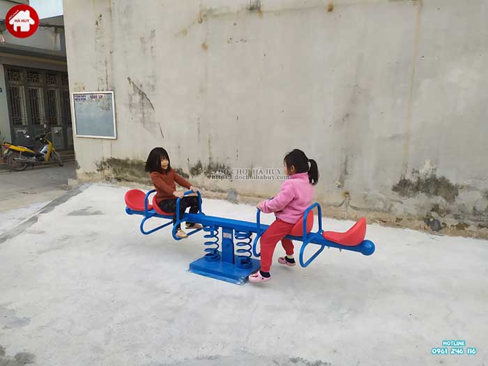 Thi công lắp đặt đồ chơi ngoài trời cho sân tập thể tại Hà Đông, Hà Nội